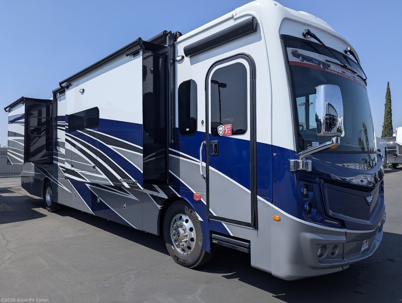 New 2026 Fleetwood Discovery 38N available in Colton, California