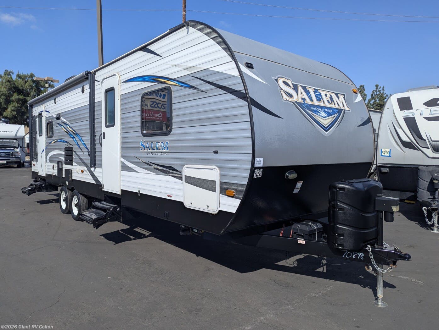 Used 2018 Forest River Salem T27RLSS available in Colton, California