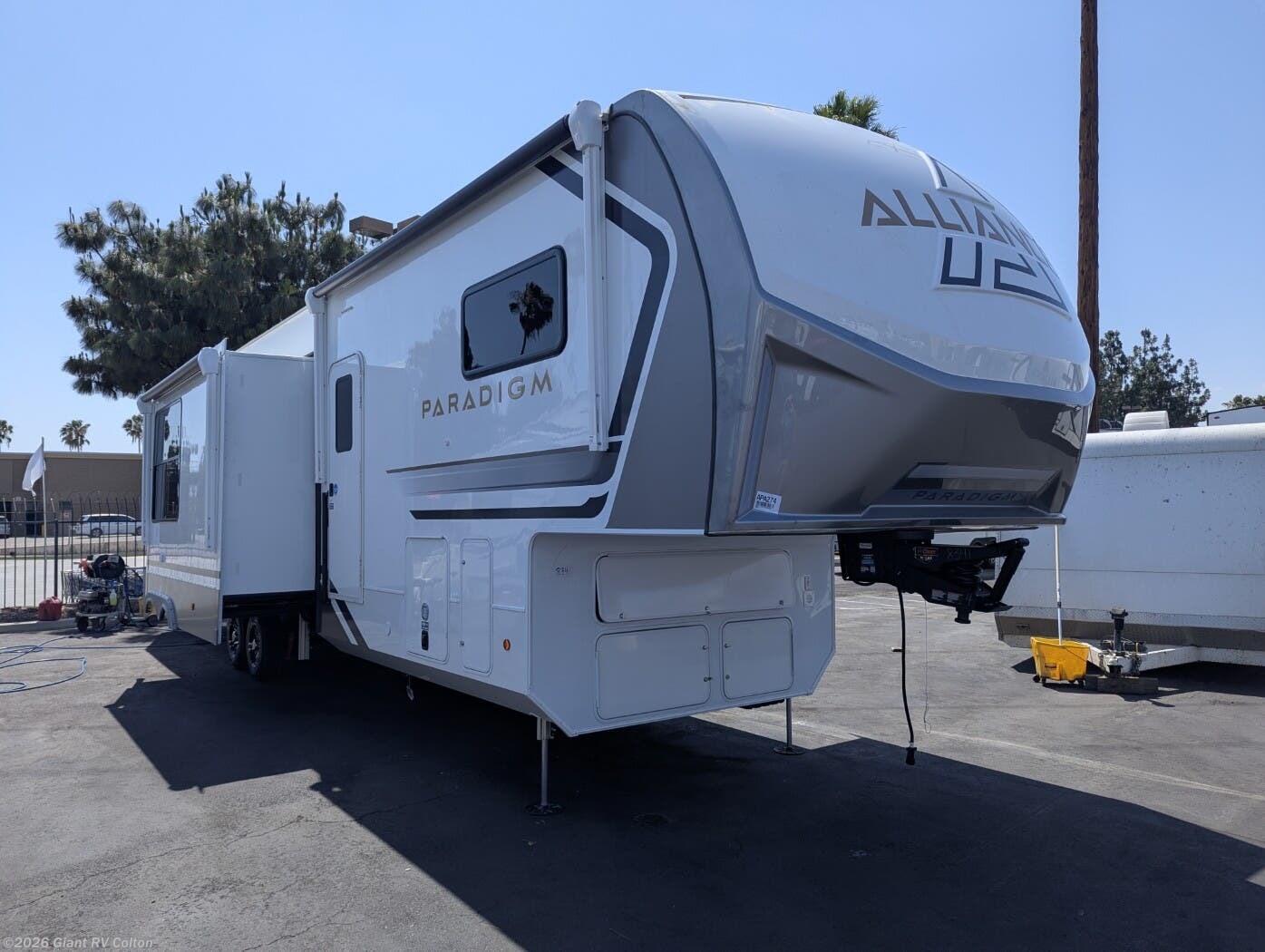 New 2026 Alliance RV Paradigm 395DS available in Colton, California