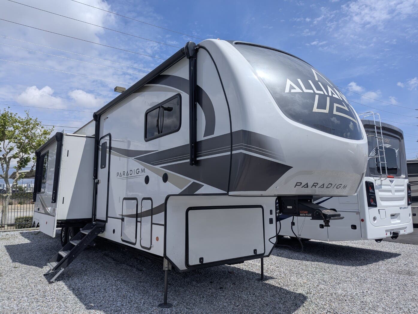 Used 2024 Alliance RV Paradigm 395DS available in Colton, California