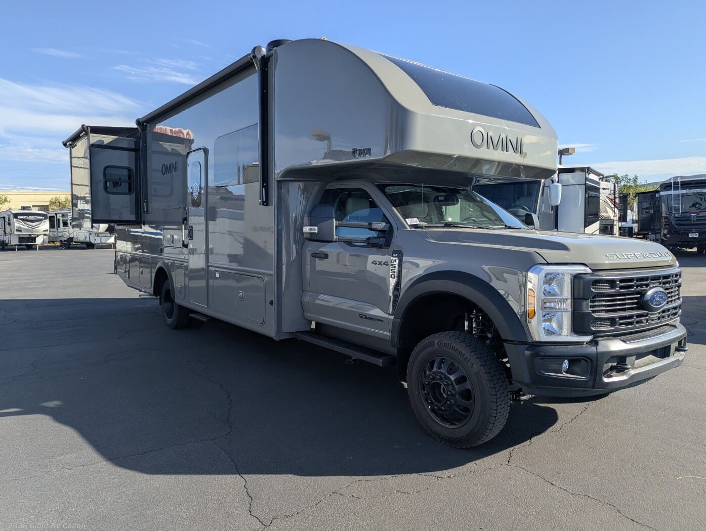 New 2027 Thor Motor Coach Omni X32 available in Colton, California