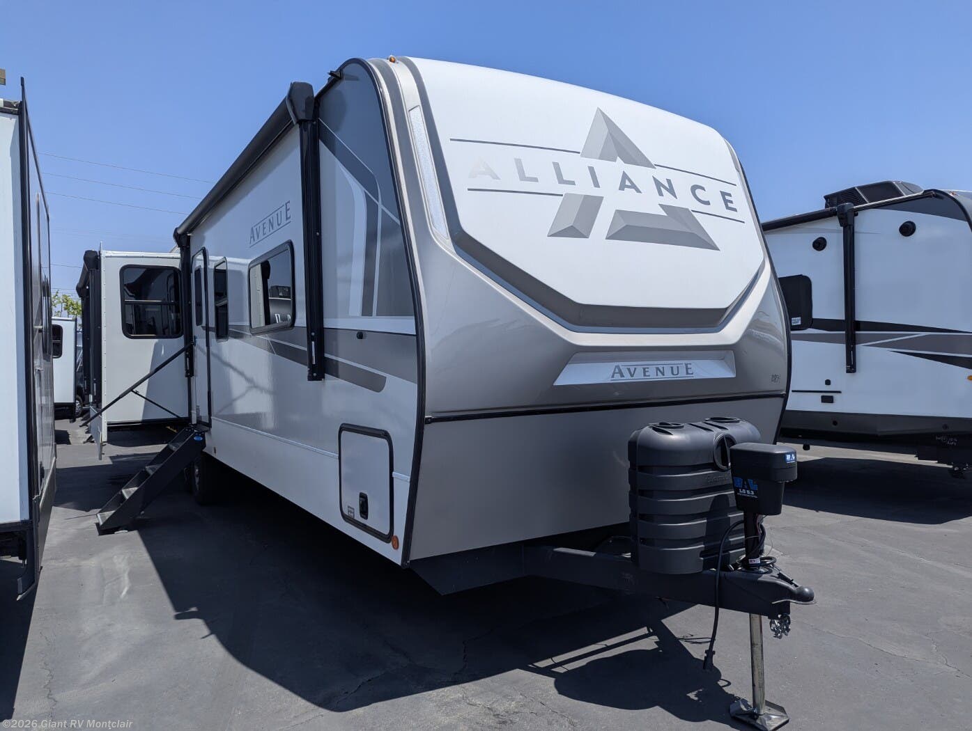 New 2025 Alliance RV Avenue 332RL available in Montclair, California