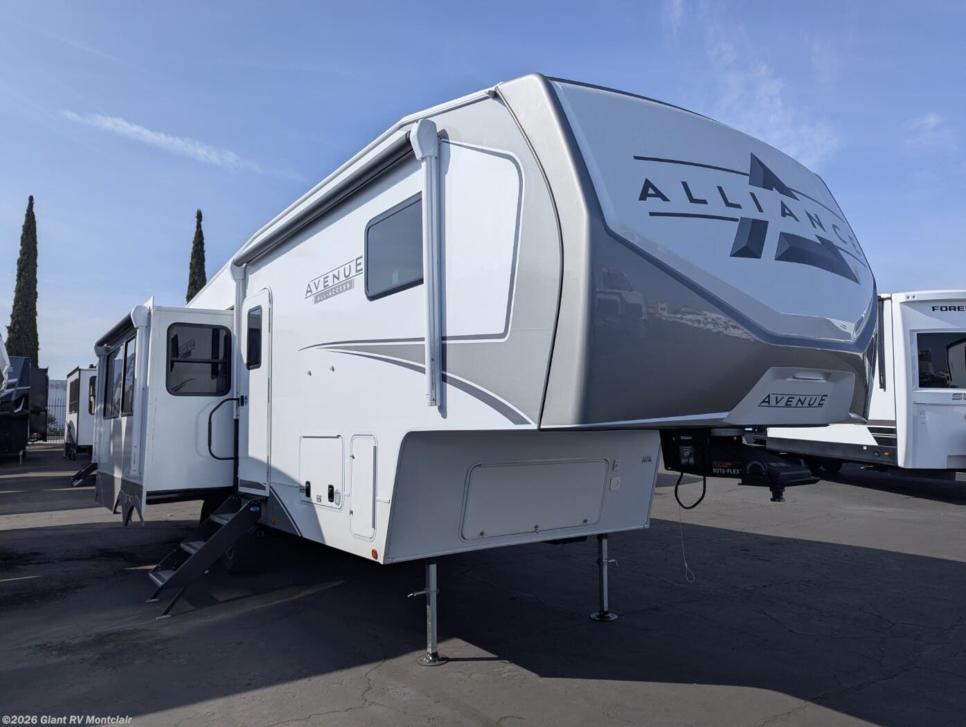 New 2026 Alliance RV Avenue All-Access Series 29RL available in Montclair, California