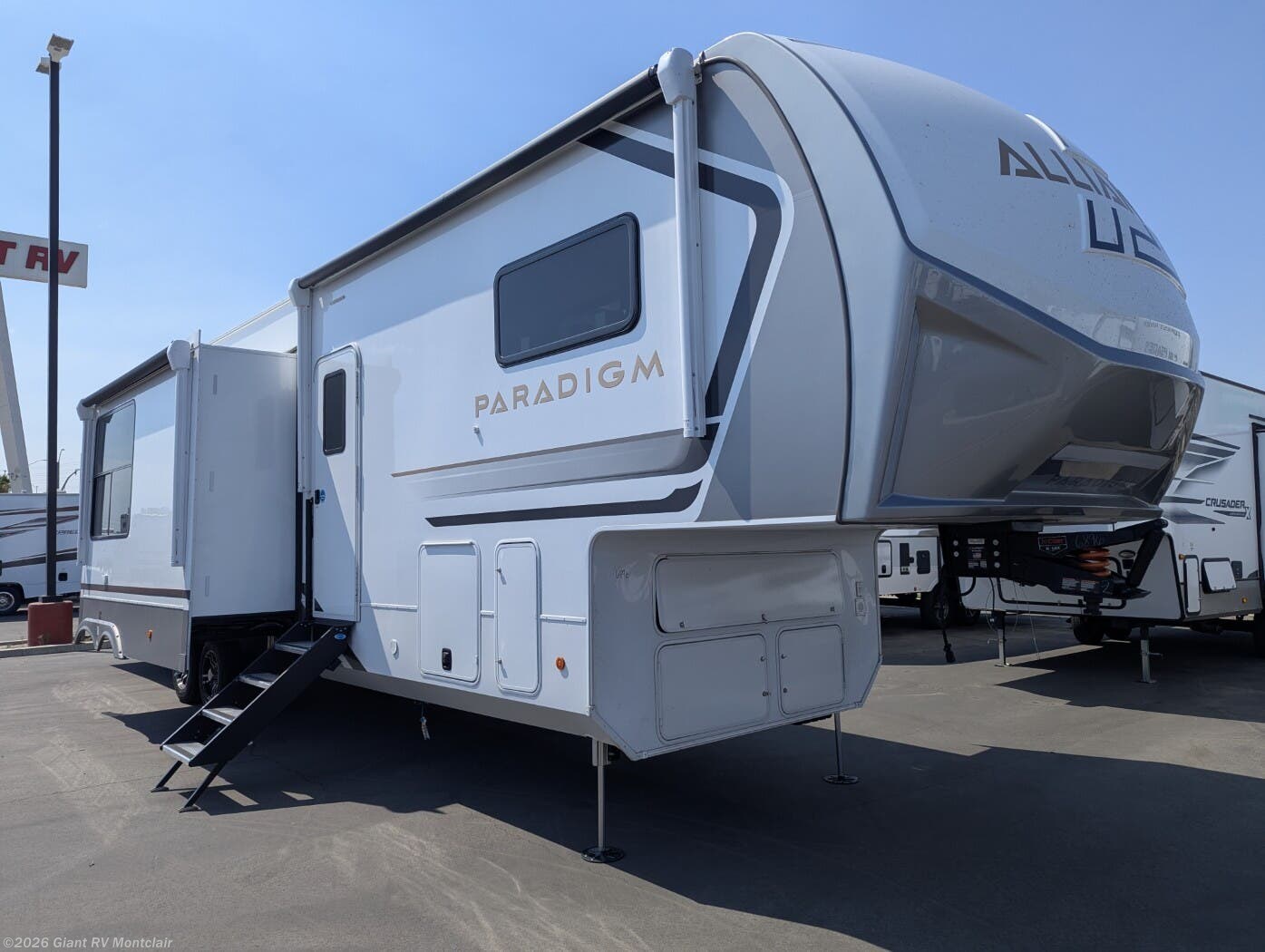 New 2026 Alliance RV Paradigm 395DS available in Montclair, California