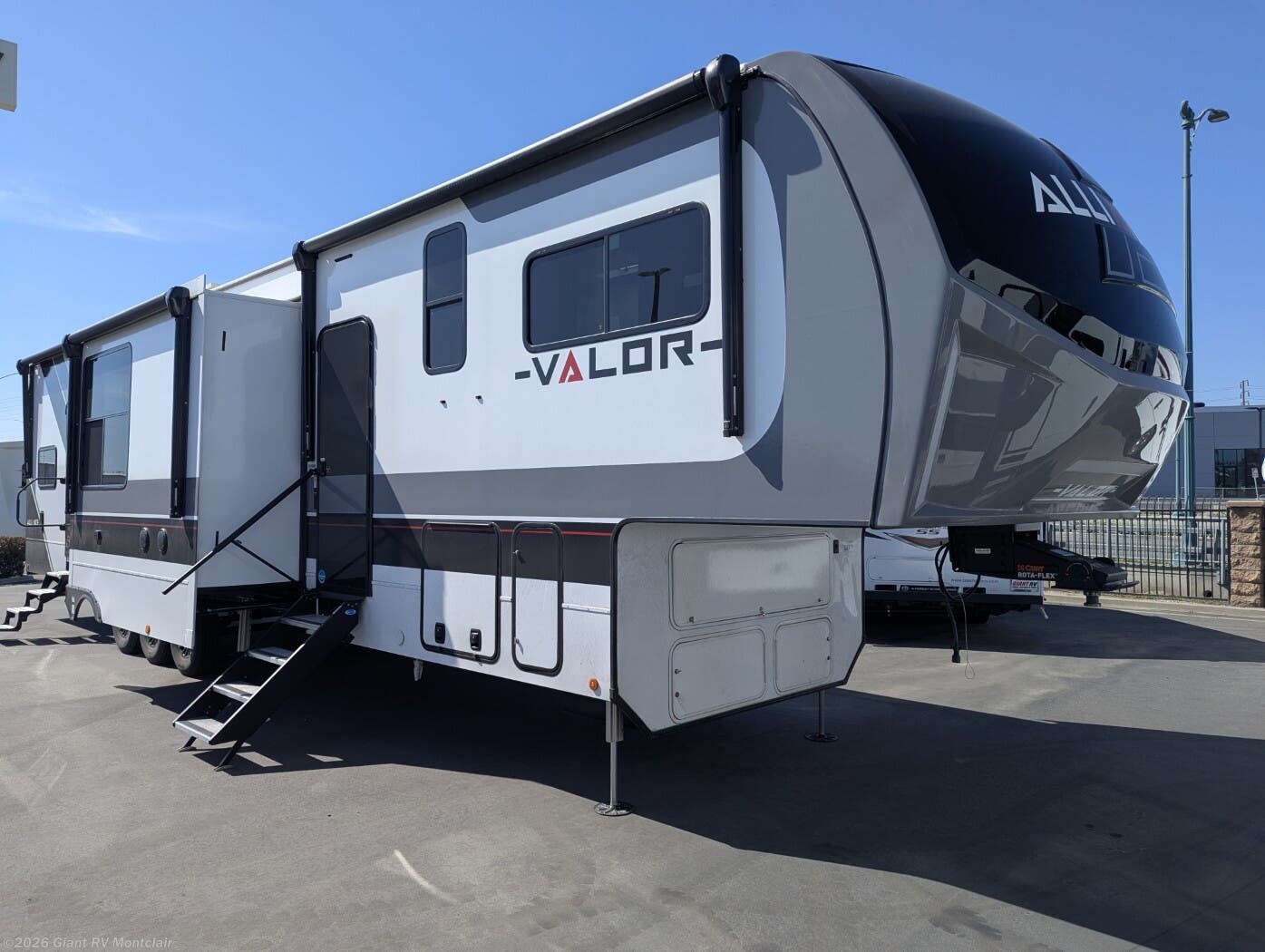 New 2025 Alliance RV Valor 44V14 available in Montclair, California