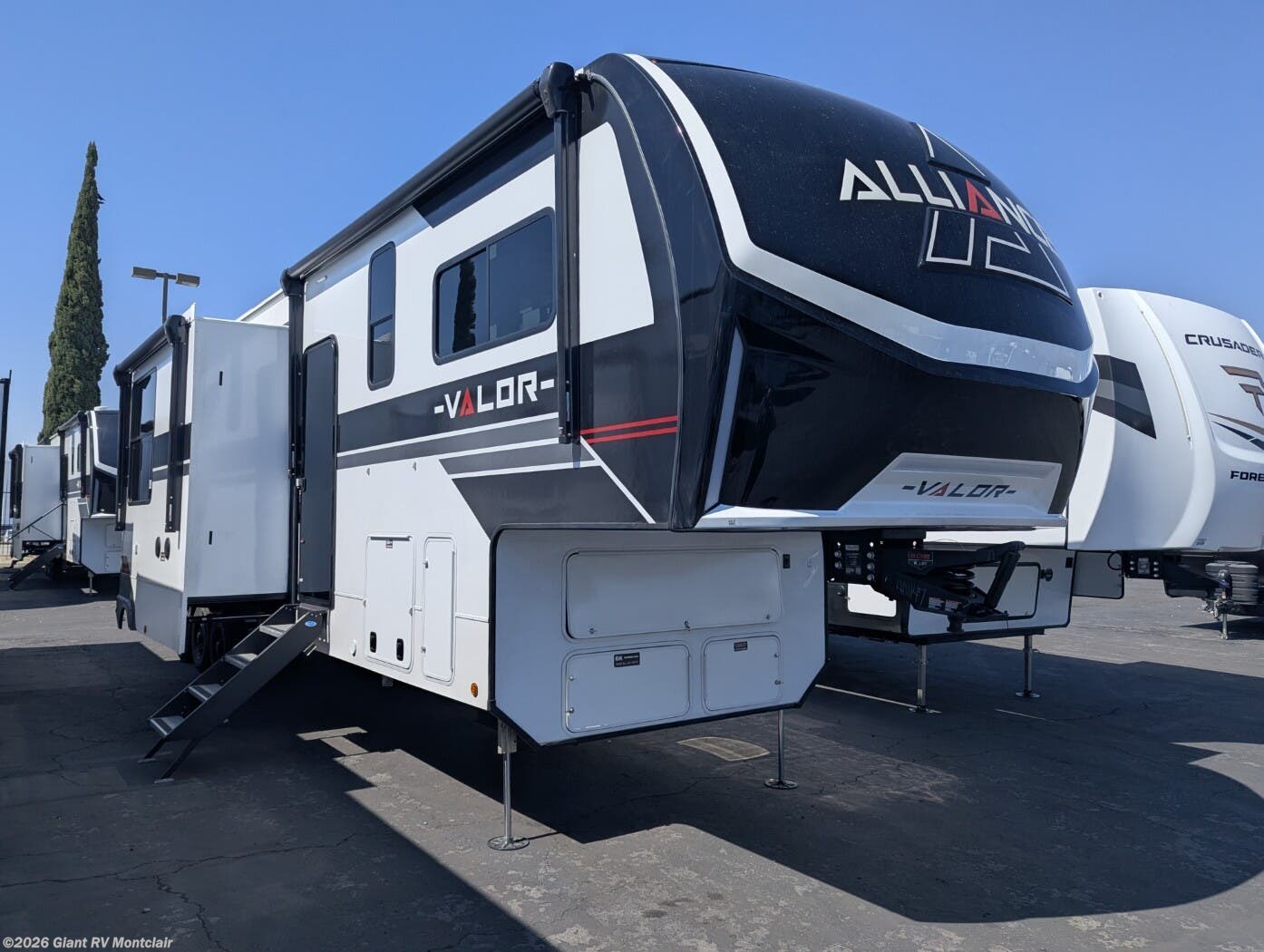 New 2026 Alliance RV Valor 44V14 available in Montclair, California