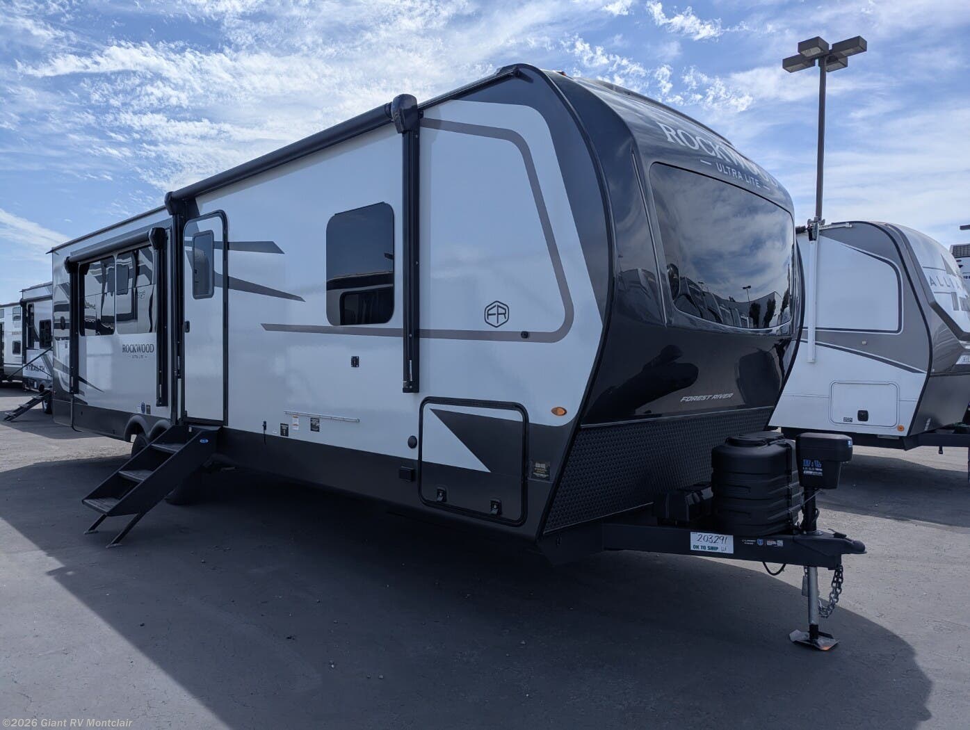 New 2027 Forest River Rockwood Ultra Lite 2916RL available in Montclair, California