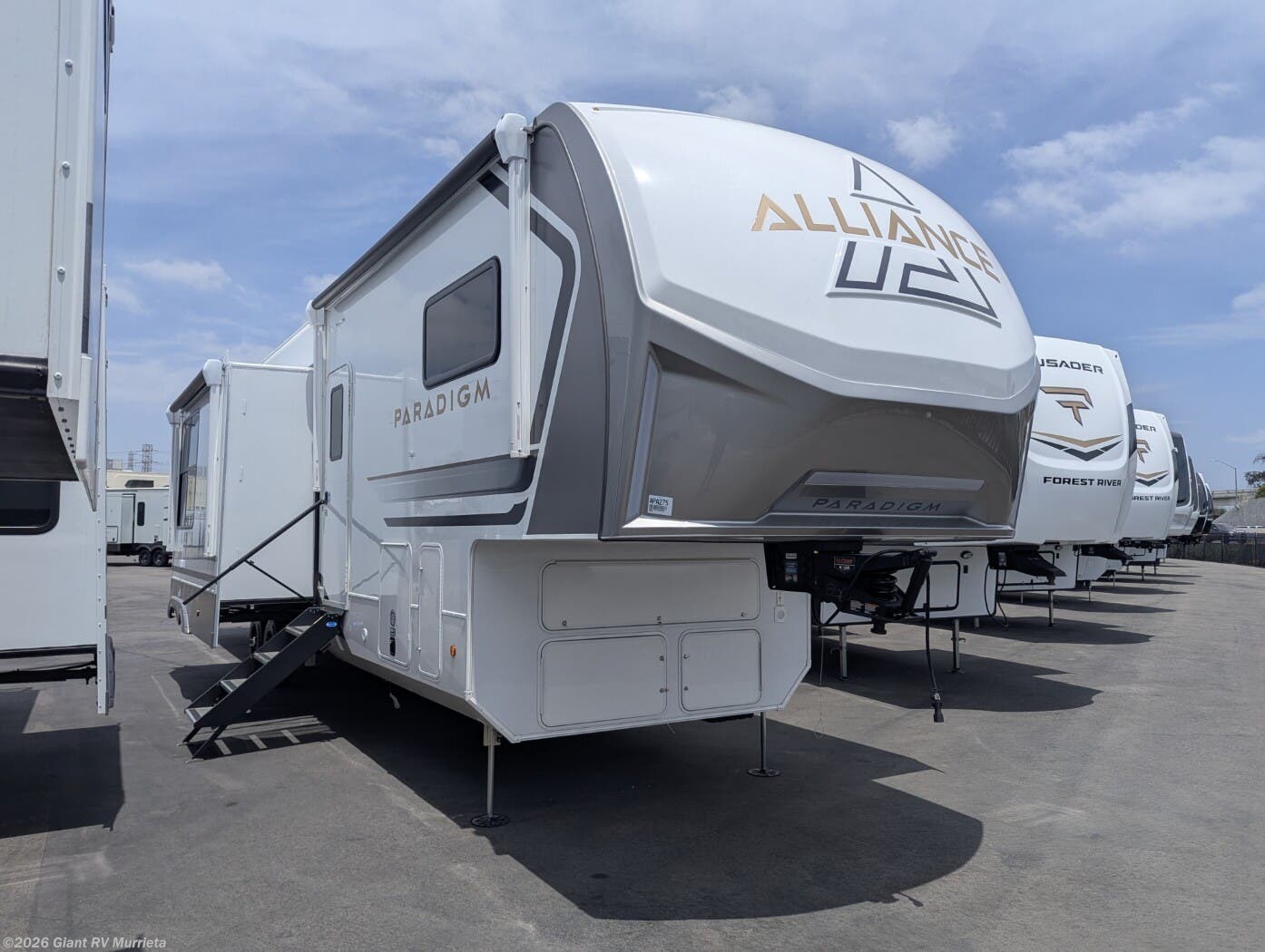 New 2026 Alliance RV Paradigm 395DS available in Murrieta, California
