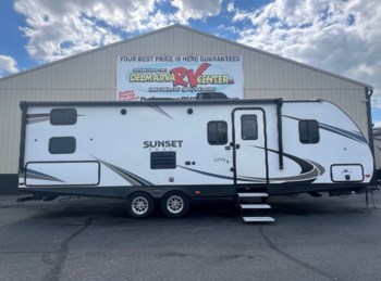 Used 2019 CrossRoads Sunset Trail Super Lite SS262BH available in Milford, Delaware