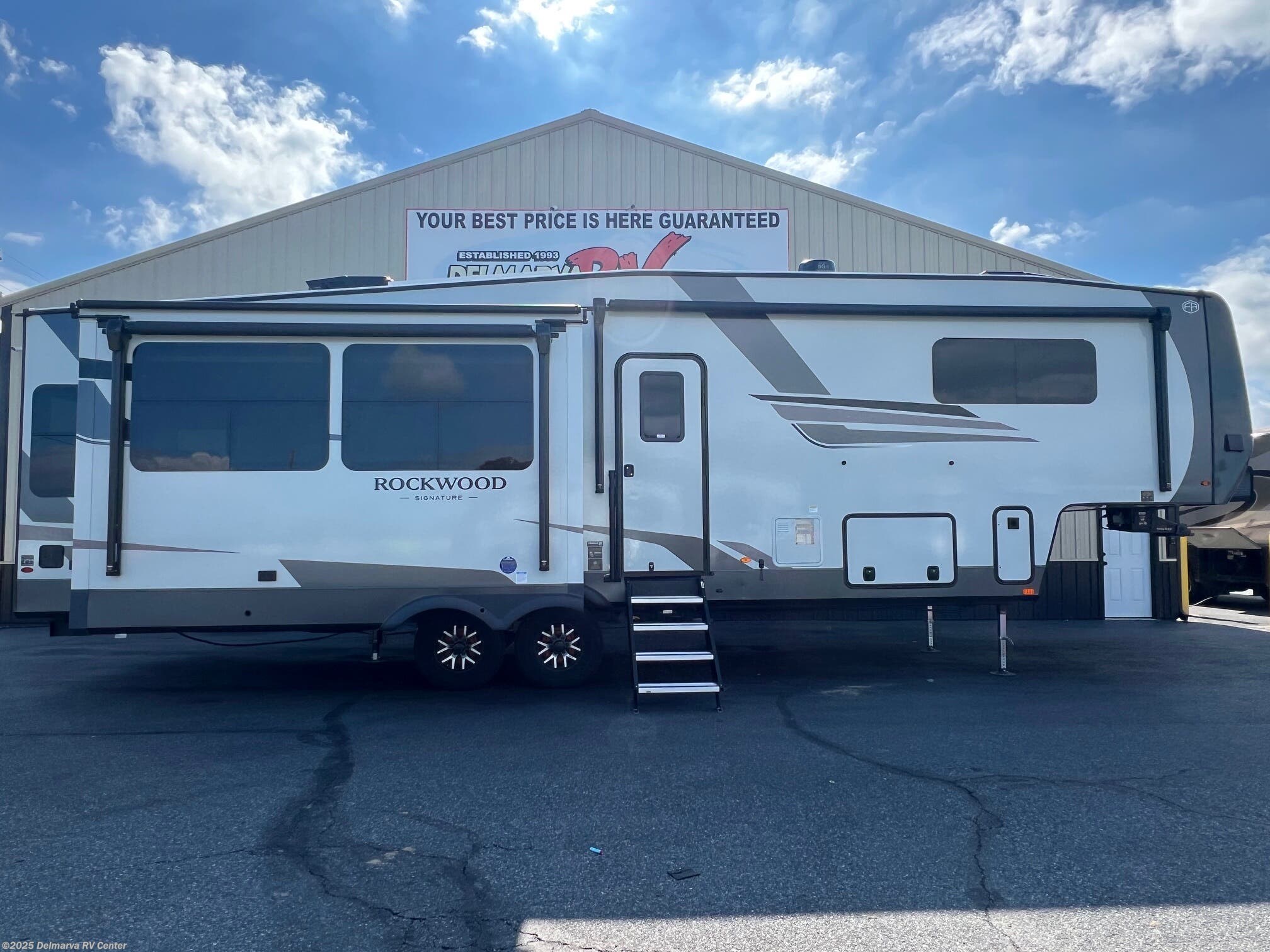 New 2026 Forest River Rockwood Signature R361RLS available in Milford, Delaware