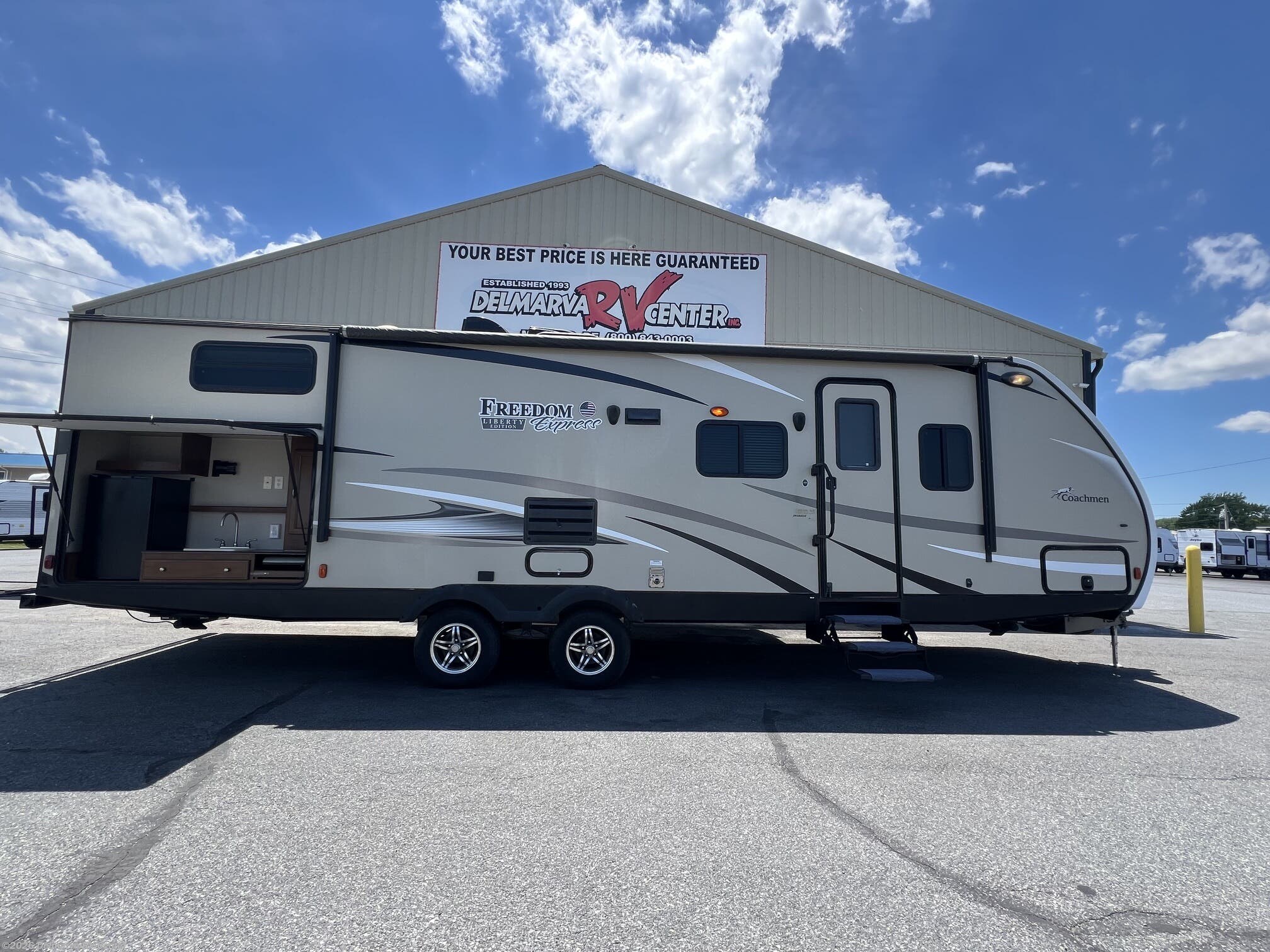 Used 2016 Coachmen Freedom Express Liberty Edition 292 BHDSLE available in Milford, Delaware