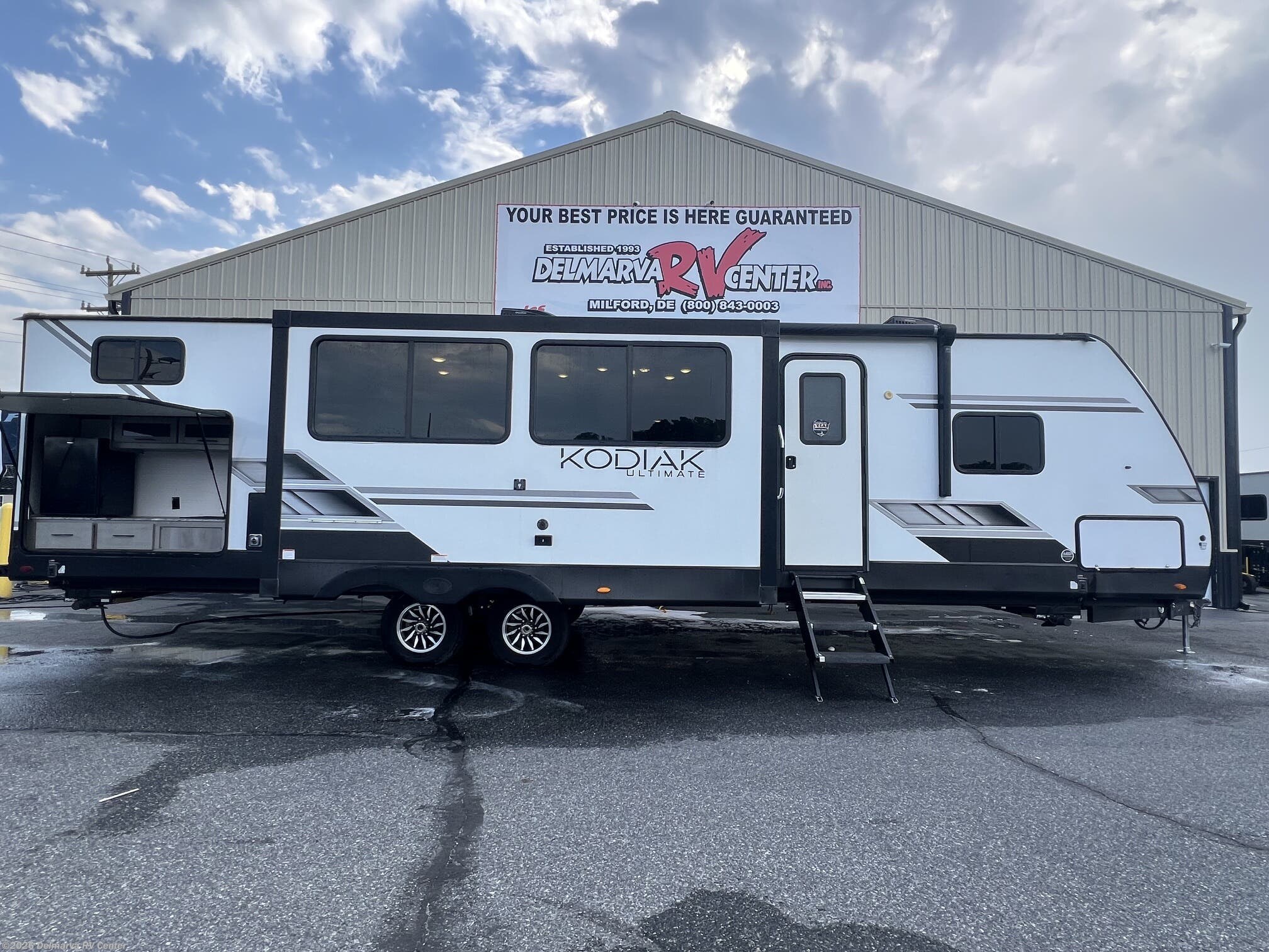 Used 2022 Dutchmen Kodiak Ultimate 3321BHSL available in Milford, Delaware