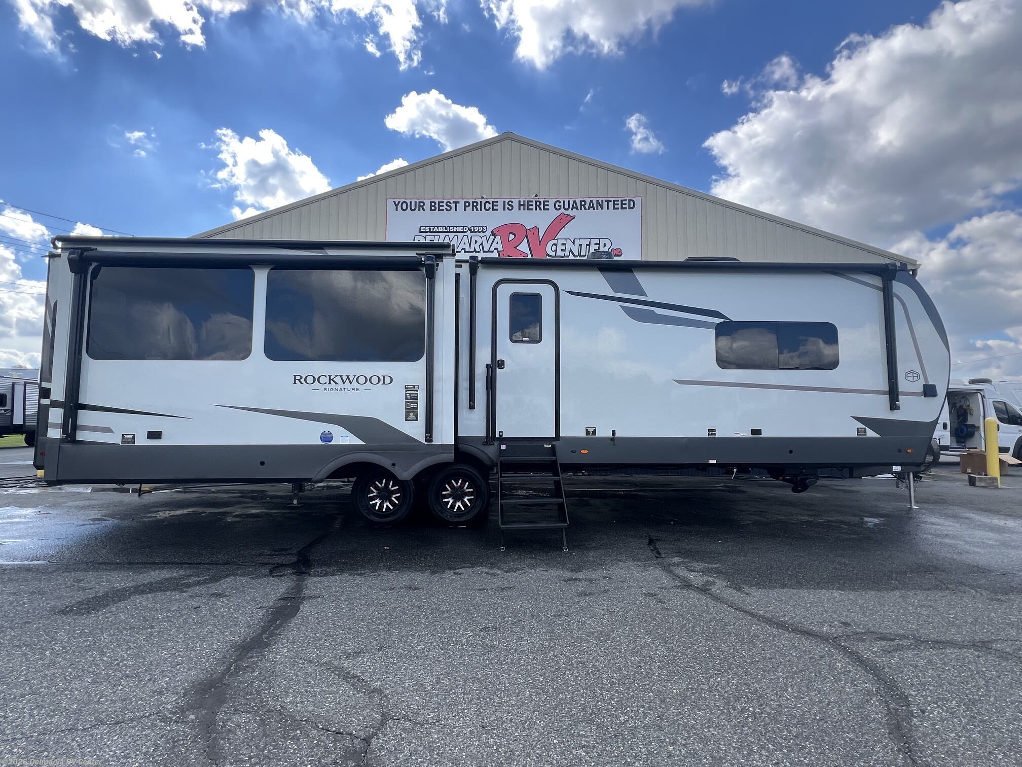 New 2027 Forest River Rockwood Signature 8392RL available in Milford, Delaware