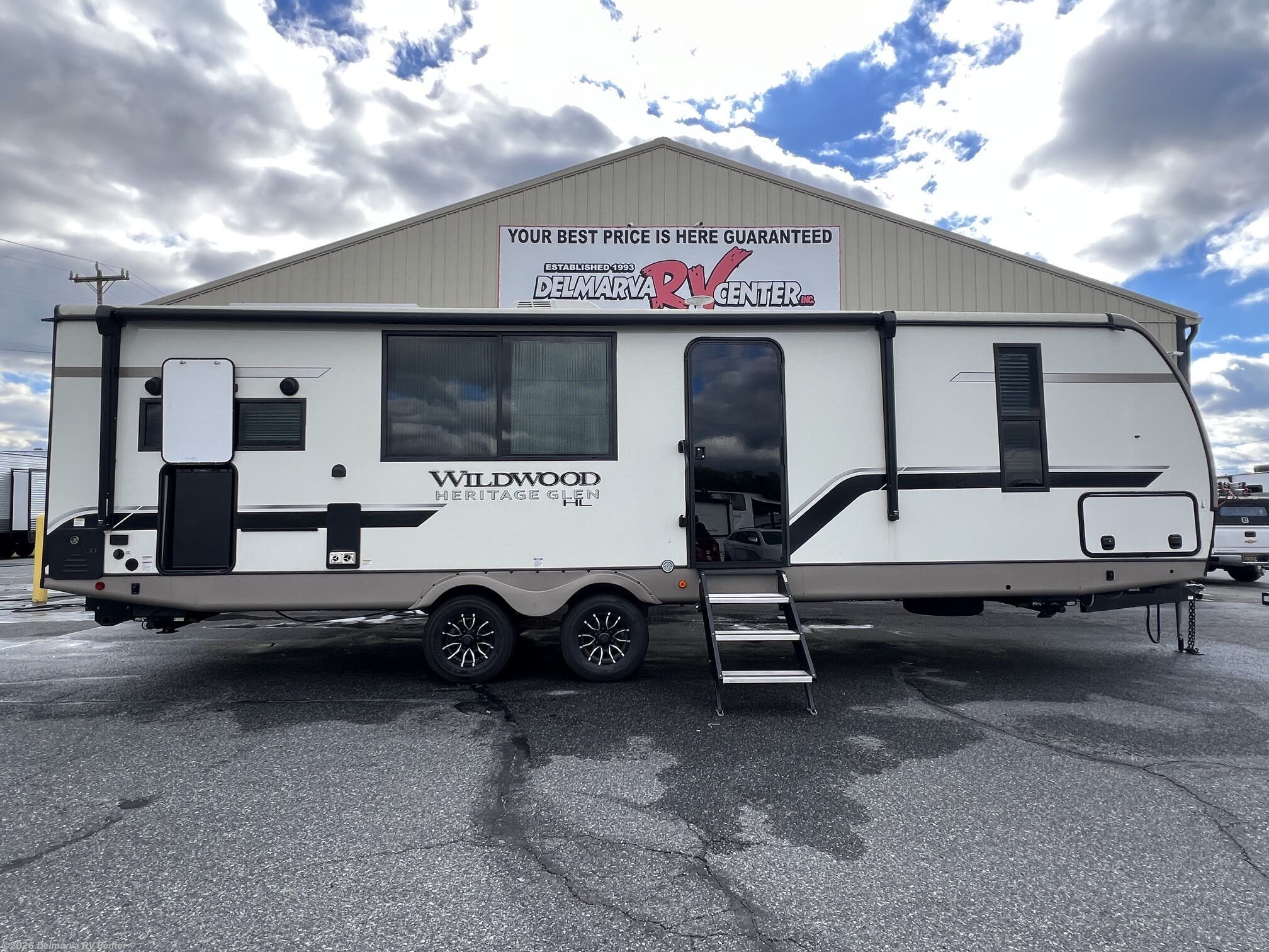 Used 2024 Forest River Wildwood Heritage Glen Hyper-Lyte 27RKHL available in Milford, Delaware