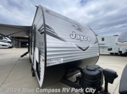 New 2025 Jayco Jay Flight SLX 262RLS available in Park City, Kansas