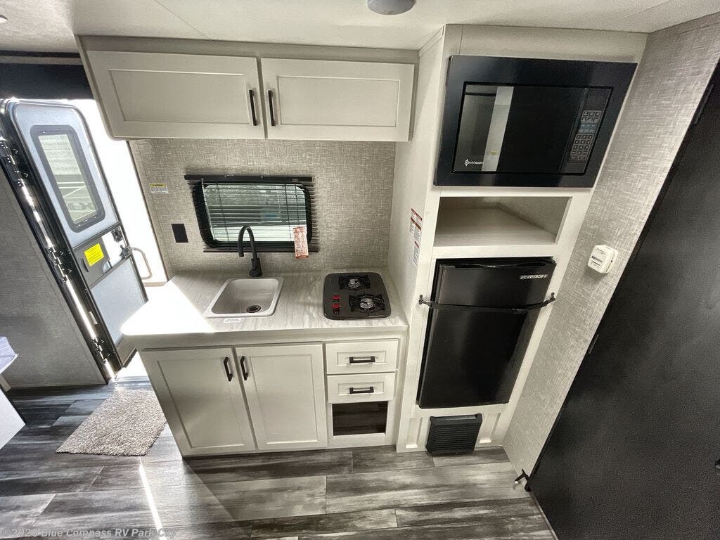New 2025 Jayco Jay Flight SLX 170BH available in Park City, Kansas