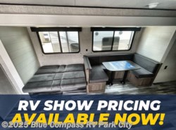 New 2025 Jayco Jay Flight SLX 330TBS available in Park City, Kansas