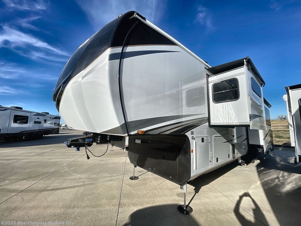 New 2026 Jayco Pinnacle 38FBRK available in Park City, Kansas