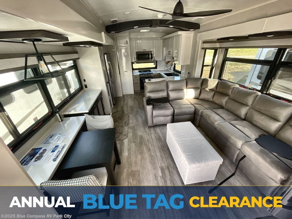 New 2026 Jayco Pinnacle 38FBRK available in Park City, Kansas