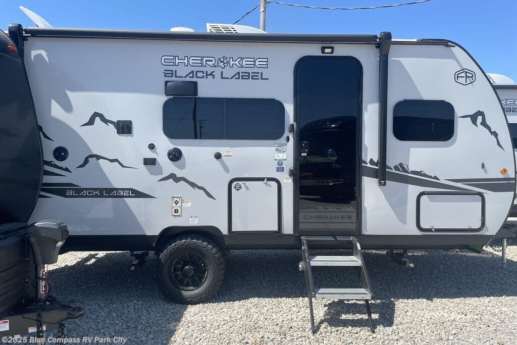 New 2025 Forest River Cherokee Wolf Pup Black Label 16BHSBLW available in Park City, Kansas