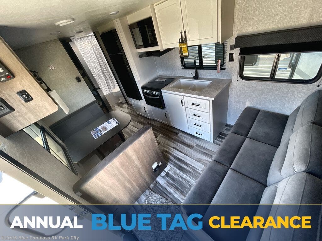 New 2025 Jayco Jay Flight SLX 260BHW available in Park City, Kansas