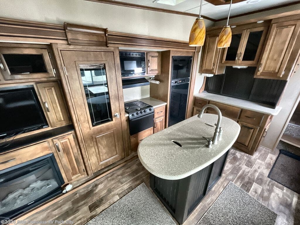 Used 2015 Grand Design Reflection 303RLS available in Park City, Kansas