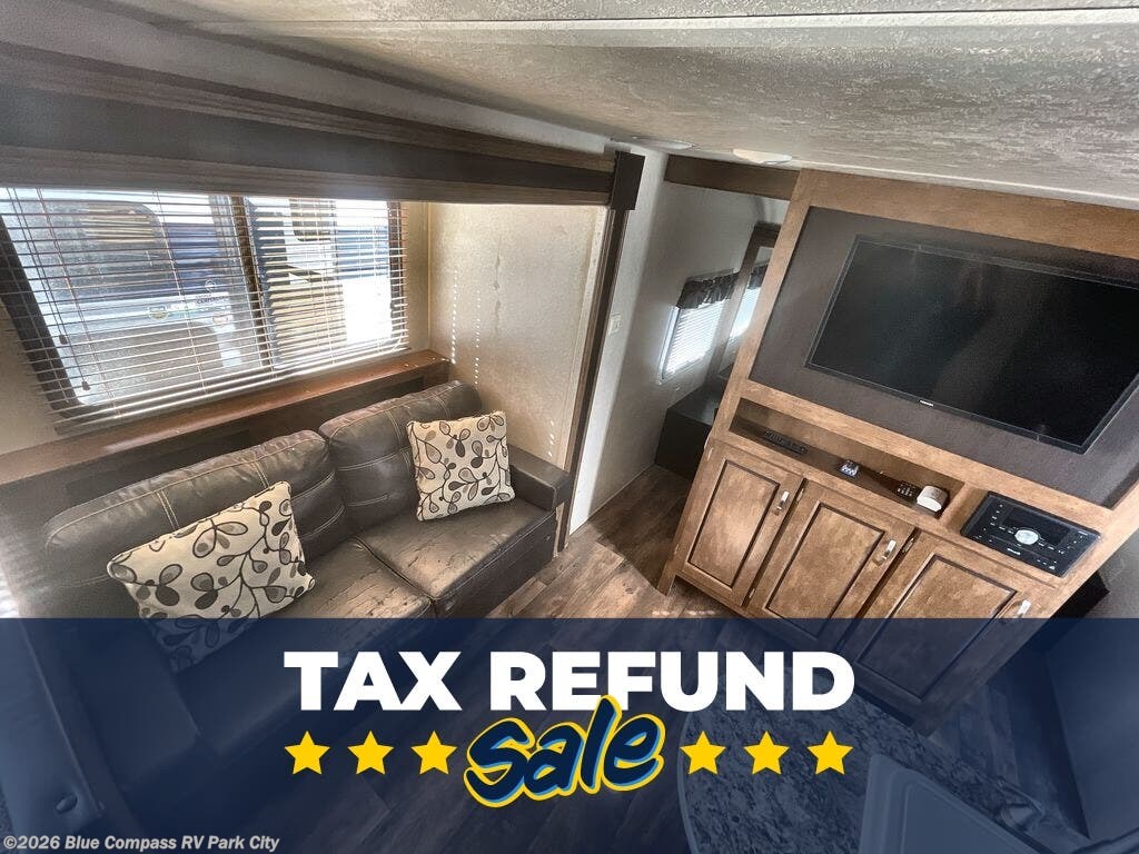 Used 2017 Forest River Salem Cruise Lite 273QBXL available in Park City, Kansas