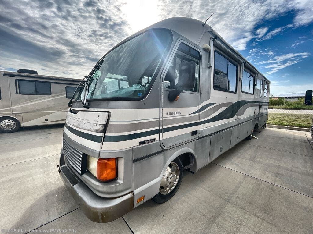 Used 1994 Fleetwood  Arrow MX available in Park City, Kansas