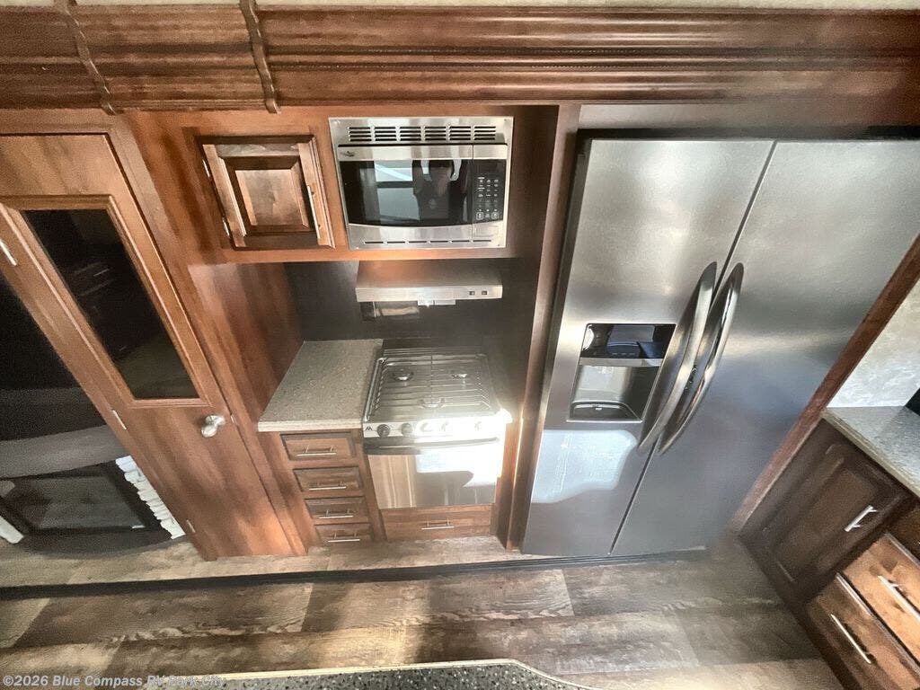 Used 2018 Jayco Eagle 325BHQS available in Park City, Kansas