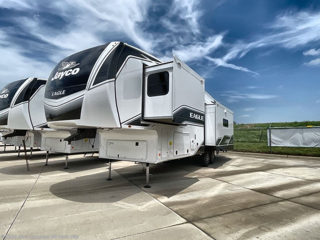 New 2026 Jayco Eagle 321RSTS available in Park City, Kansas