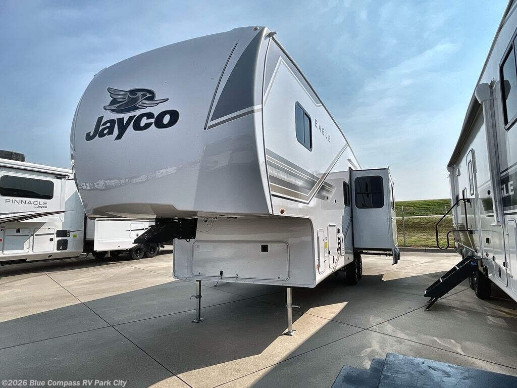 New 2027 Jayco Eagle SLE 28BHU available in Park City, Kansas