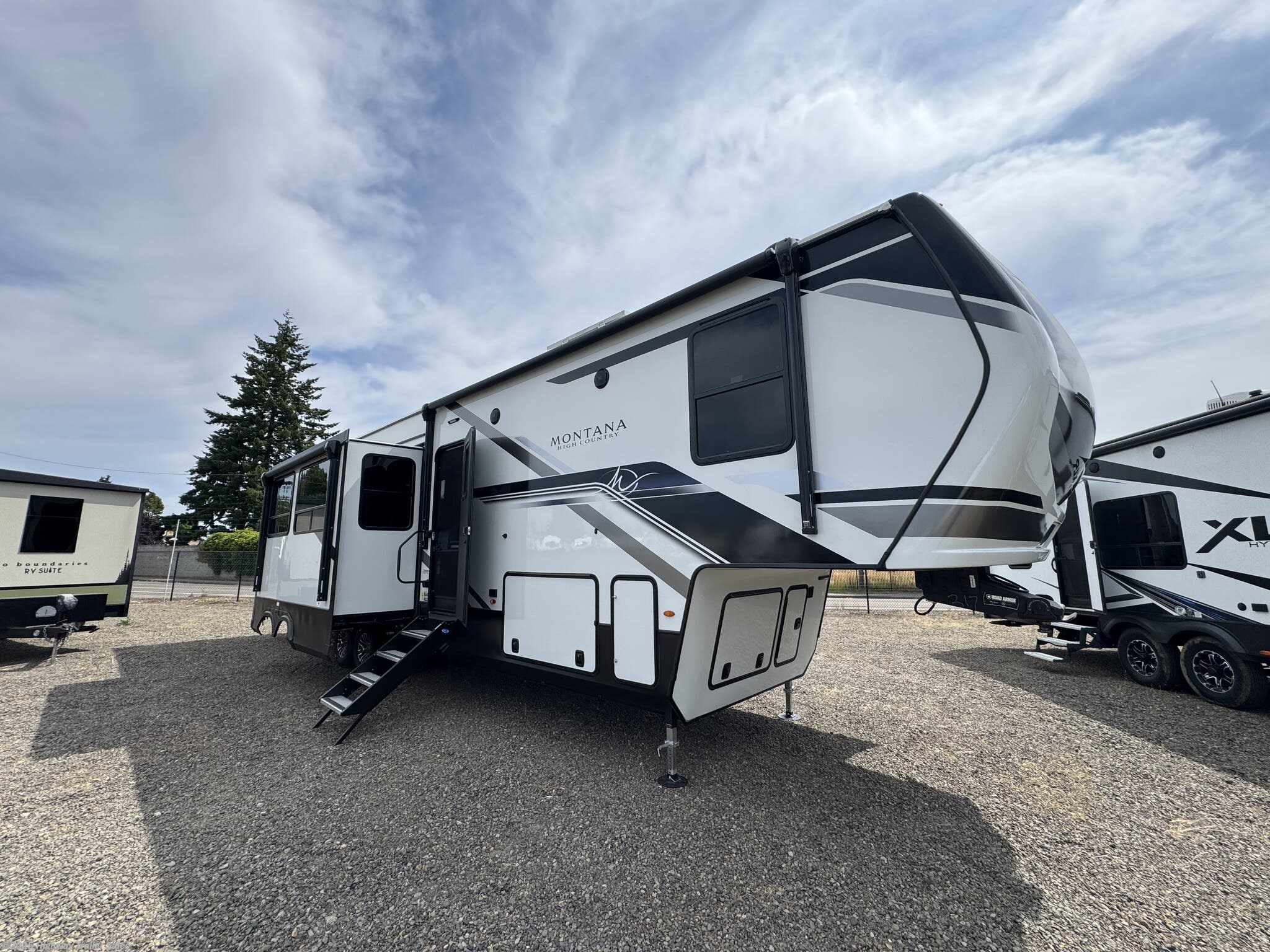 New 2025 Keystone Montana High Country 381TB available in Salem, Oregon