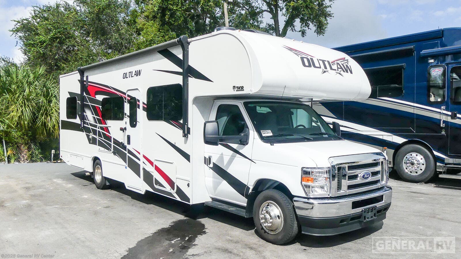 Used 2025 Thor Motor Coach Outlaw 29J-1S available in Winter Garden, Florida