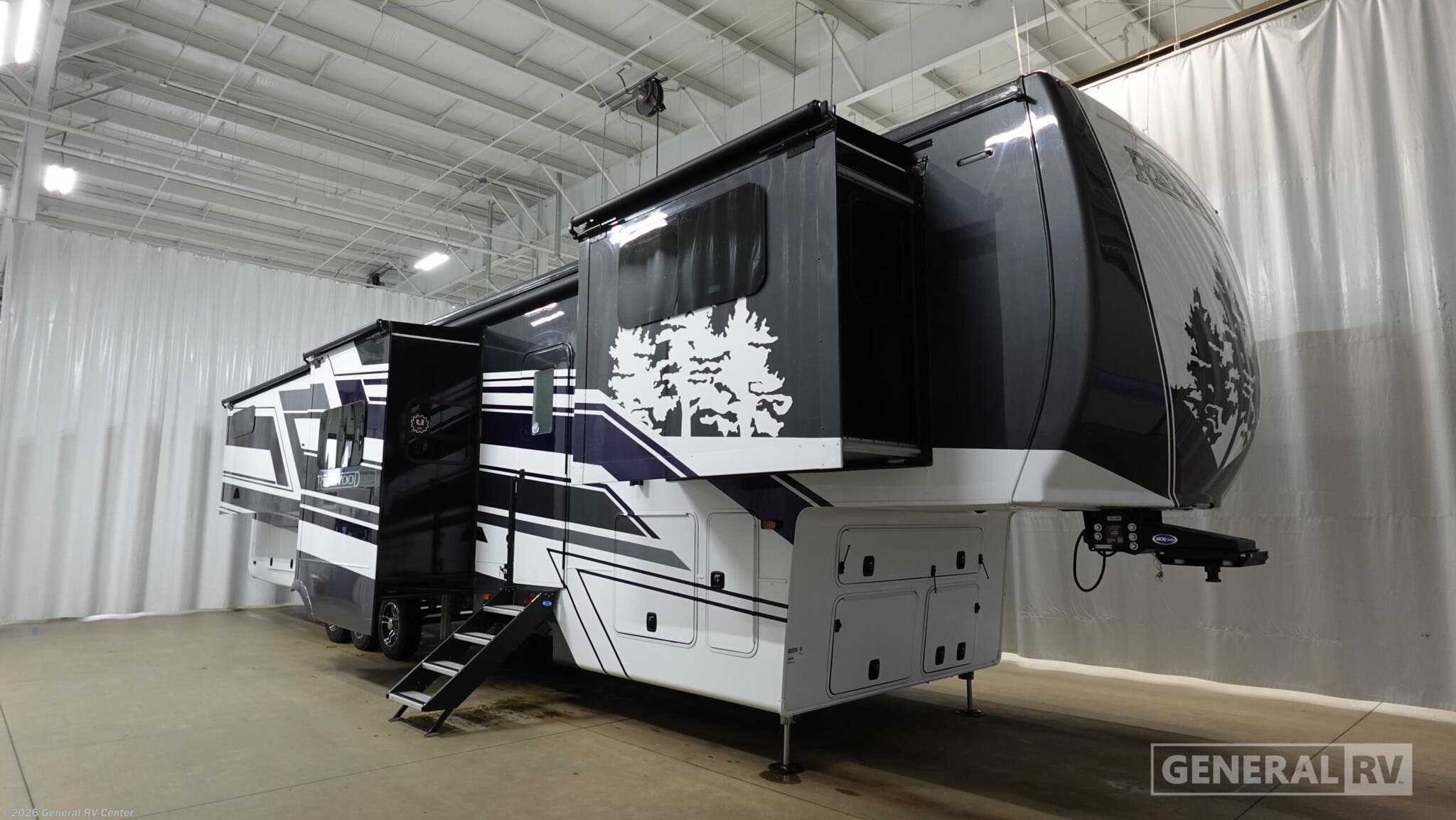 New 2026 CrossRoads Redwood 420FL available in Winter Garden, Florida