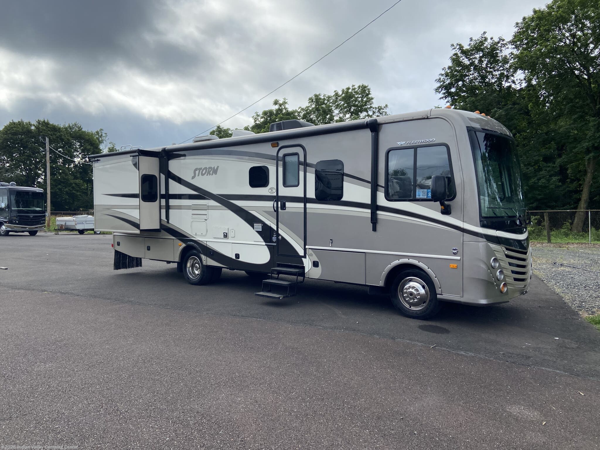 2016 Fleetwood Storm 32V