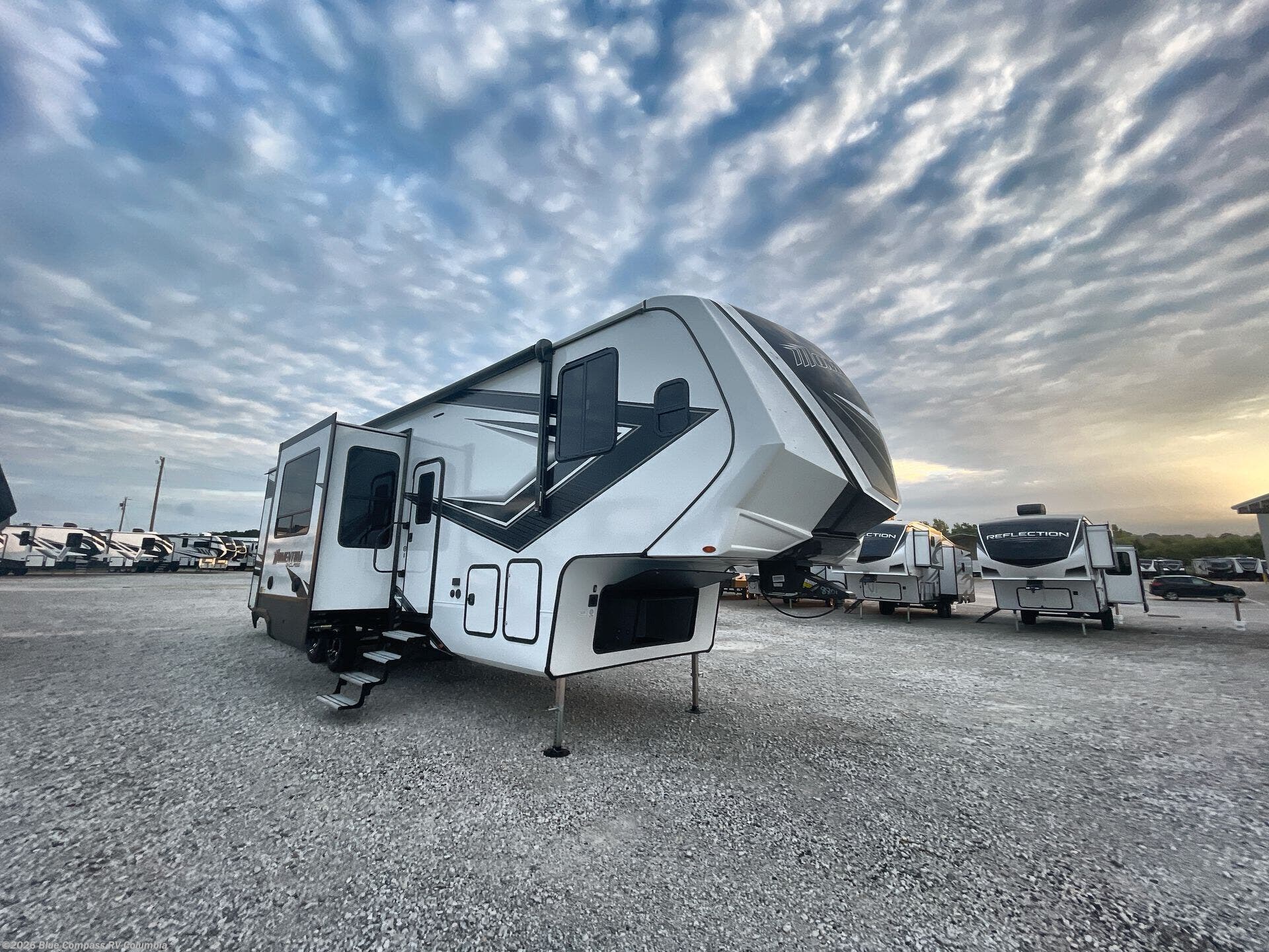New 2027 Grand Design Momentum G-Class 350G available in Lexington, South Carolina