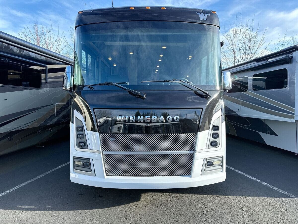 Used 2023 Winnebago Sunstar 33K available in Sandy, Oregon