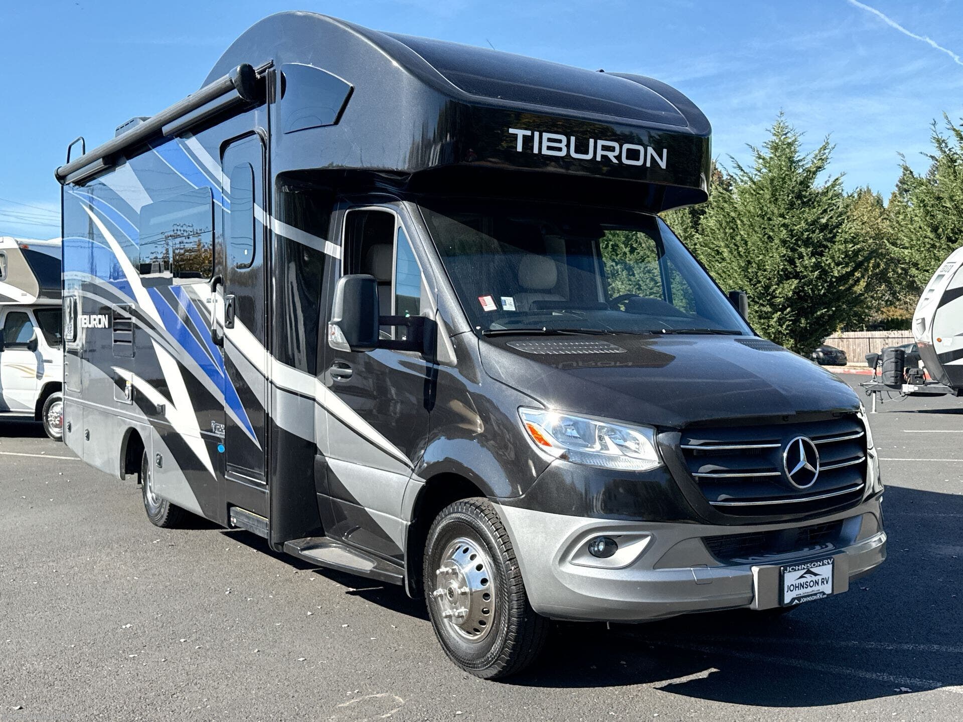 Used 2021  Thor Motor Coach Tiburon 24FB by Thor Motor Coach from Johnson RV in Sandy, OR