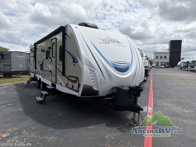 Used 2018 Coachmen Freedom Express Liberty Edition 310BHDSLE available in Boerne, Texas