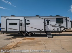 New 2023 Shasta Phoenix 370BAF available in Kennedale, Texas