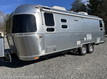 Used 2018 Airstream Flying Cloud 26U Twin available in Ashland, Virginia