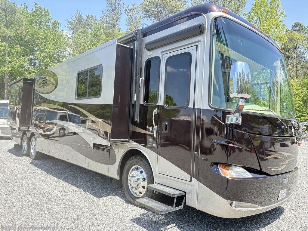 Used 2010 Newmar Ventana M-4333 available in Ashland, Virginia