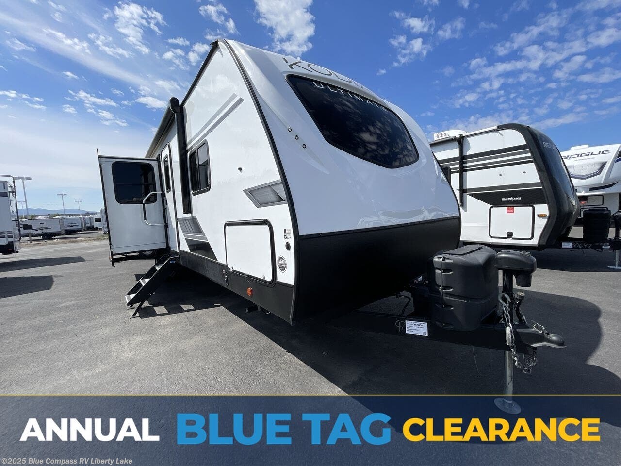 Used 2022 Dutchmen Kodiak Ultimate 3301BHSL available in Liberty Lake, Washington