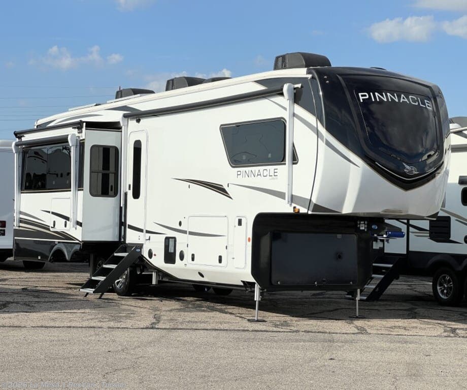 Used 2024  Jayco Pinnacle 36SSWS by Jayco from La Mesa | RecVan - Tucson in Tucson, AZ
