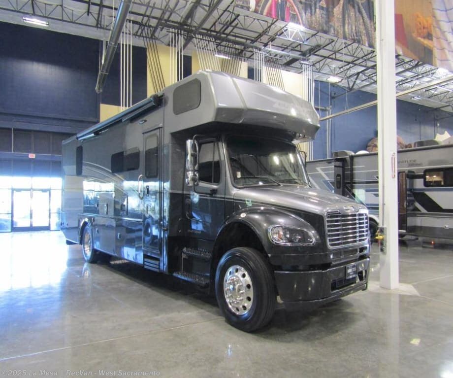 Used 2023 Dynamax Corp Europa 31SS available in West Sacramento, California