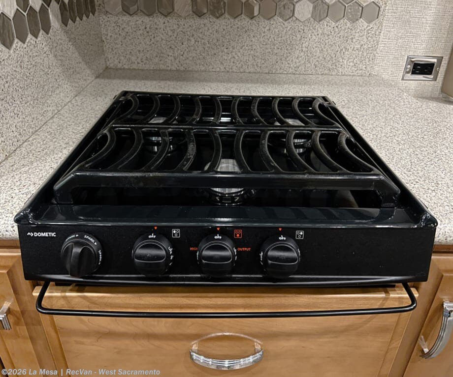 Used 2018 Newmar Bay Star 3009 available in West Sacramento, California