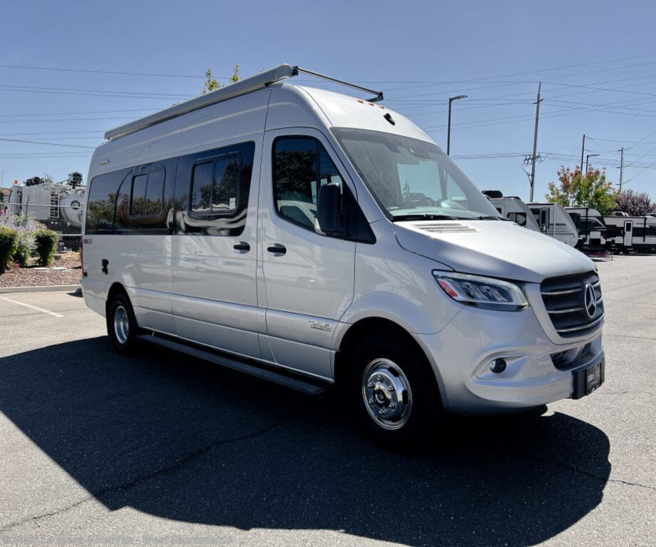 Used 2020  Winnebago Boldt 70KL by Winnebago from La Mesa | RecVan - West Sacramento in West Sacramento, CA
