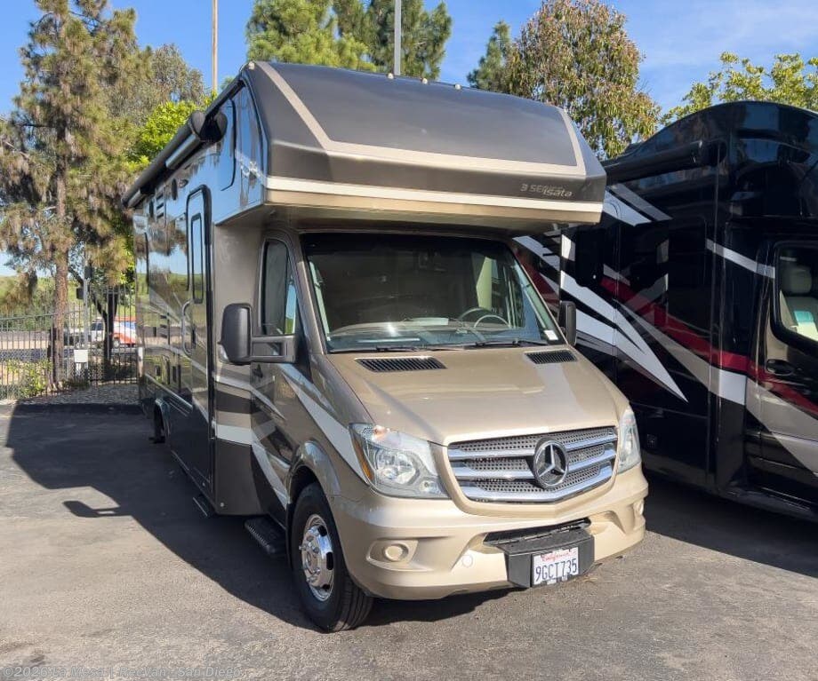 Used 2019 Dynamax Corp  ISATA 3 24RW available in San Diego, California
