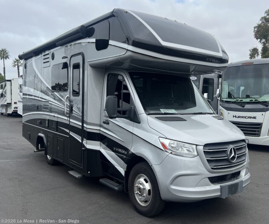 Used 2020 Dynamax Corp  ISATA 3 24FWM available in San Diego, California