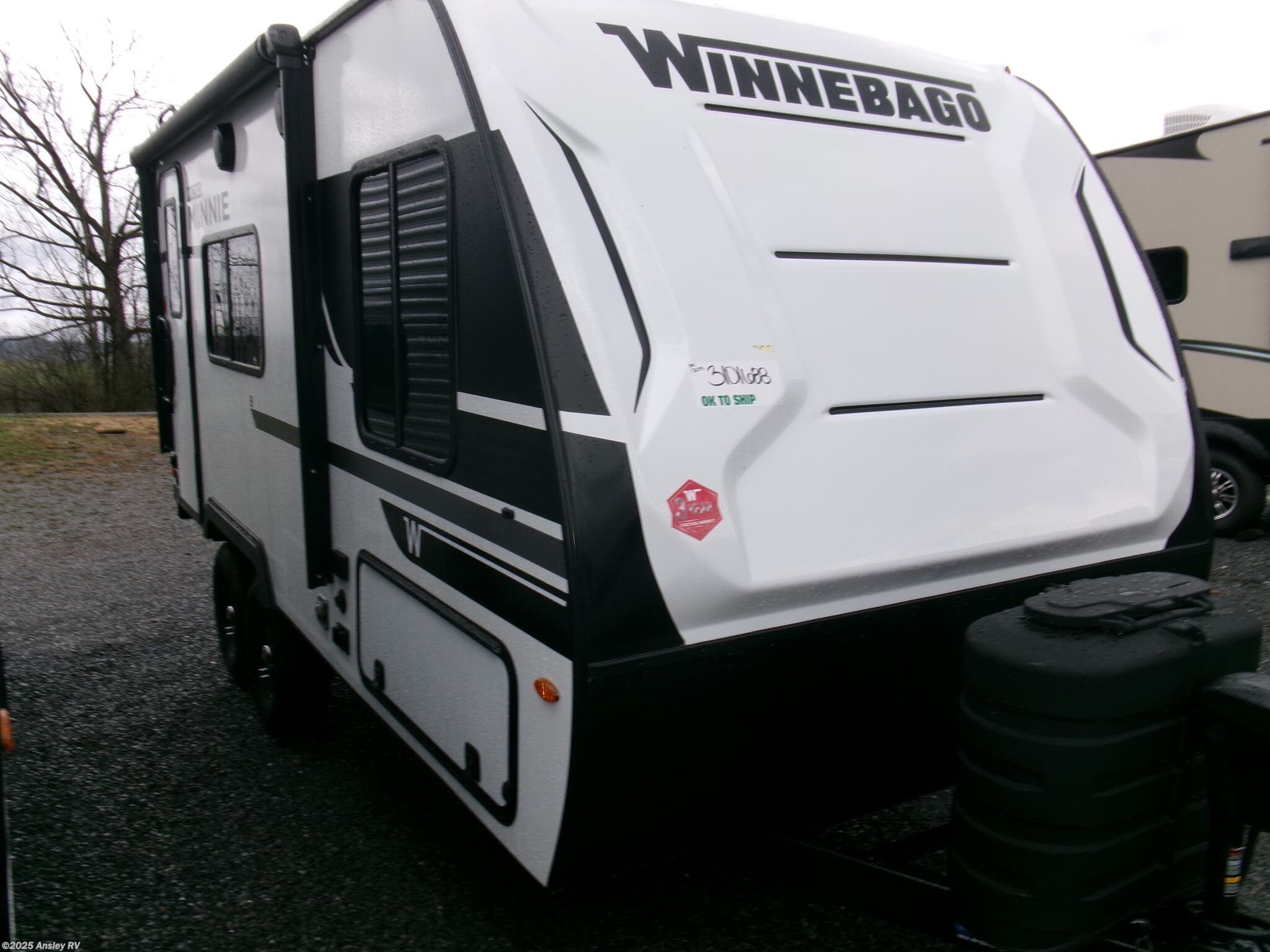 New 2025 Winnebago Micro Minnie 1720FB available in Duncansville, Pennsylvania
